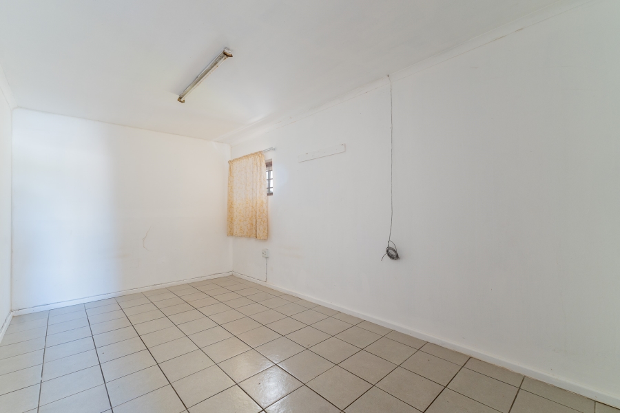 To Let 3 Bedroom Property for Rent in Levallia Western Cape